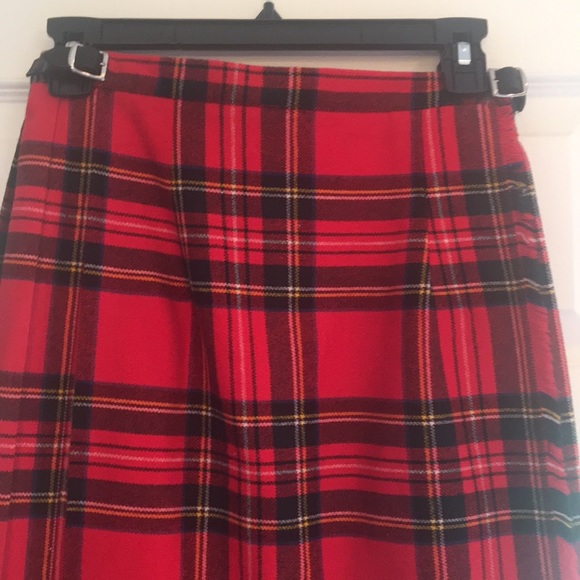 Beautiful plaid skirt. Made in Ireland 🇮🇪 - Picture 3 of 4